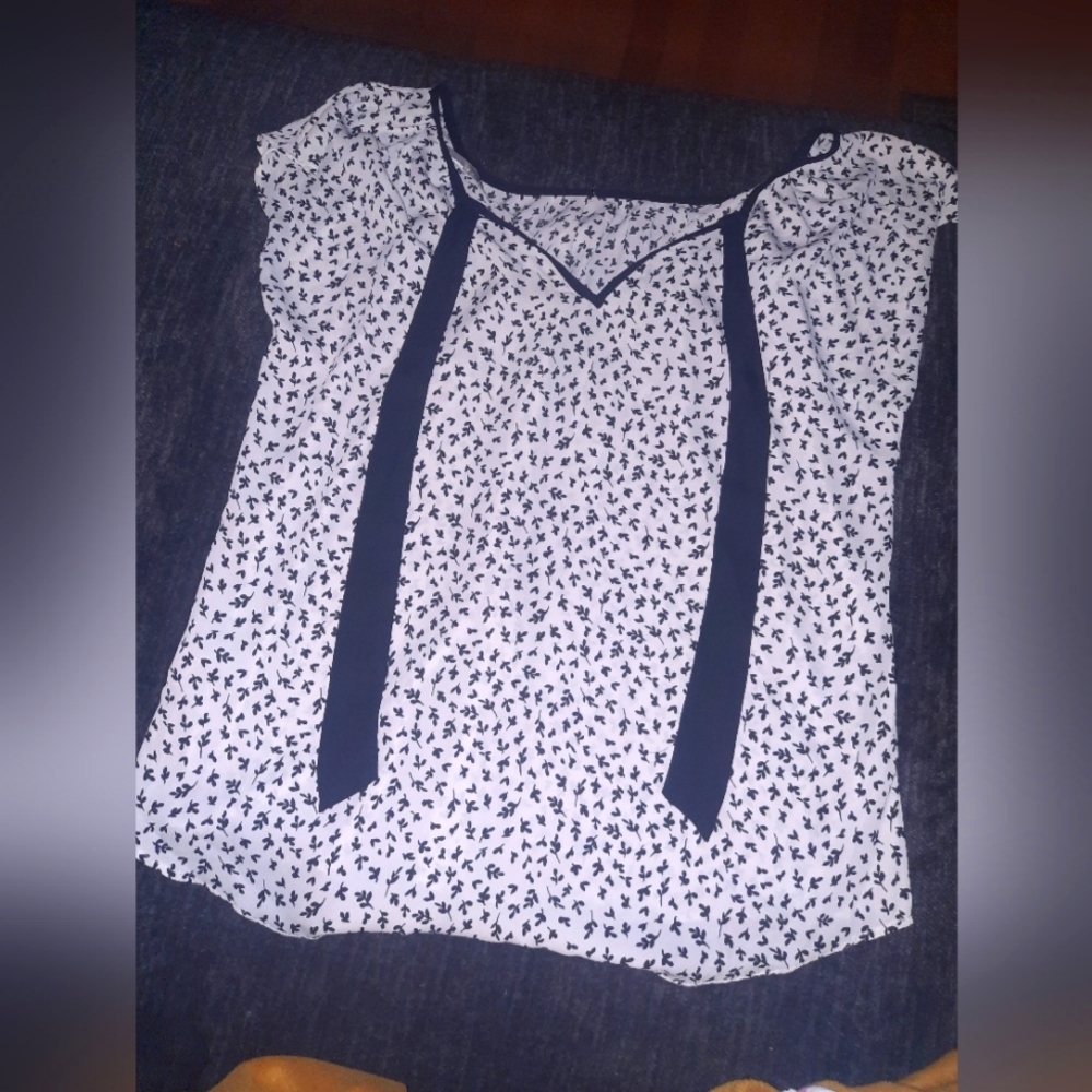 Lauren Conrad top
